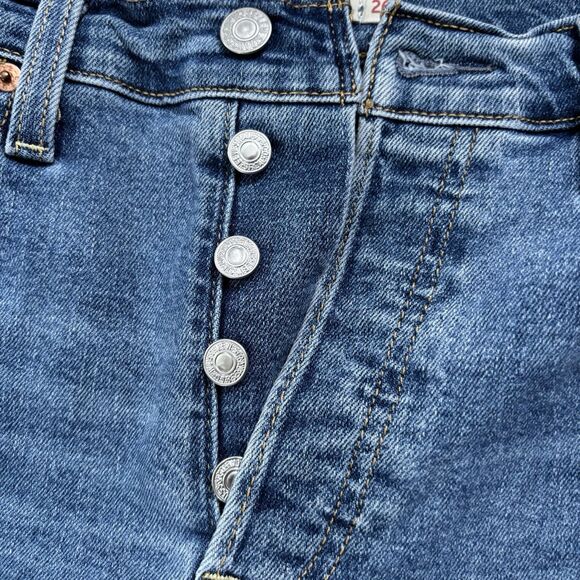 Levis Jeans Womens Sz 26 Ribcage Straight Ankle Blue Denim High Rise Button Fly - Picture 5 of 7